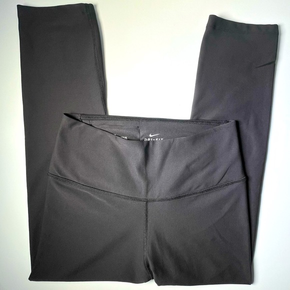 Nike Pants - Nike Dri-fit One Legend Legging / 10 Less plastic bottles